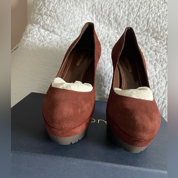 NEW Sergio Rossi Suede Pumps Size 37 - Picture 4 of 11
